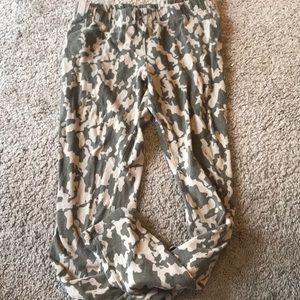 Forever 21 Camo Leggings